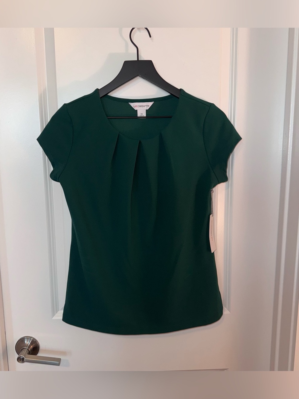NWT Liz Claiborne XS Dark Green Pleated Neck Short Sleeve Blouse